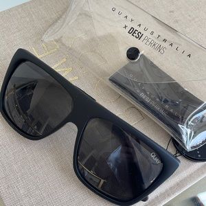 NWT Quay x Desi OTll Sunnies